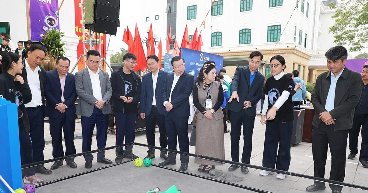 Học sinh Bắc Ninh thỏa sức sáng tạo khoa học trong ngày hội STEM