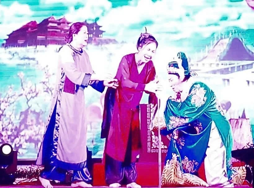 Cần mẫn phát huy văn hóa dân tộc