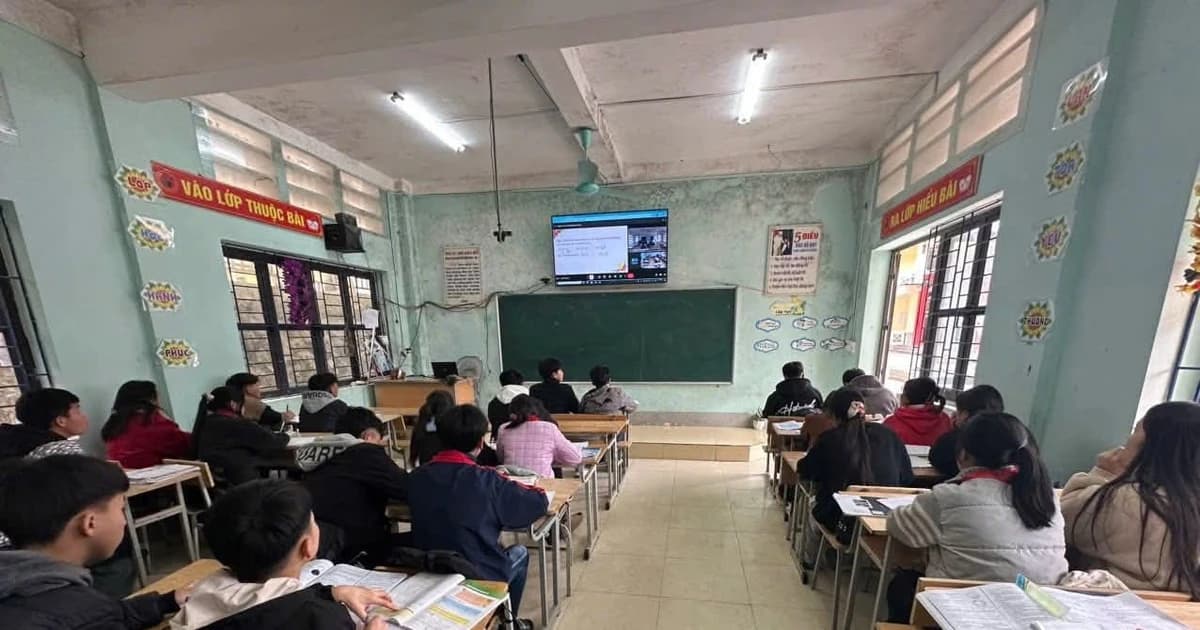 Ôn thi lớp 10 bằng hình thức trực tuyến liên trường, học sinh vùng khó hưởng lợi