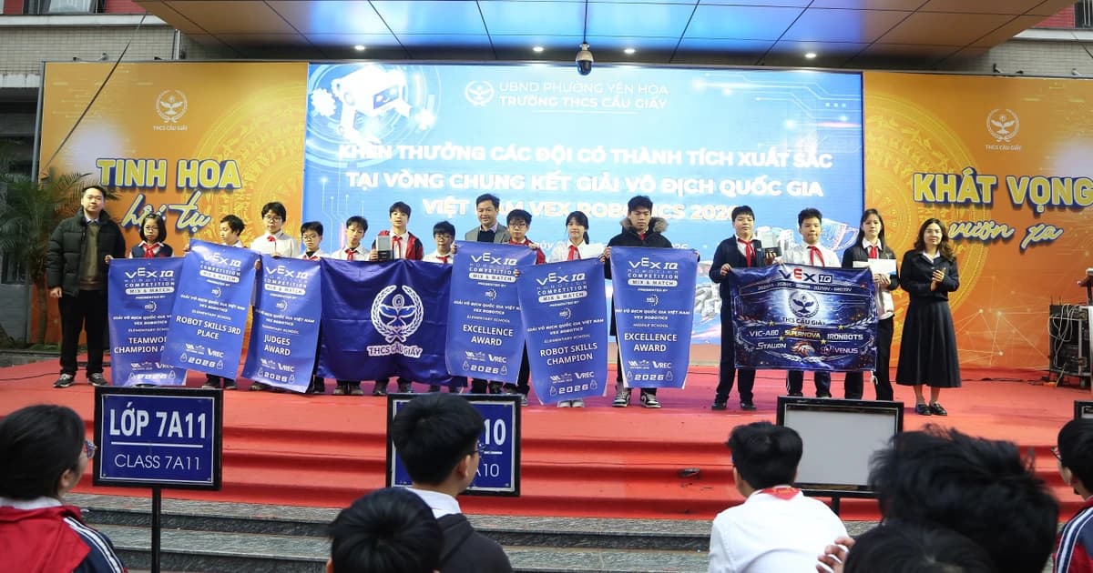 Học sinh THCS Cầu Giấy góp công thắng lớn giải VEX World
