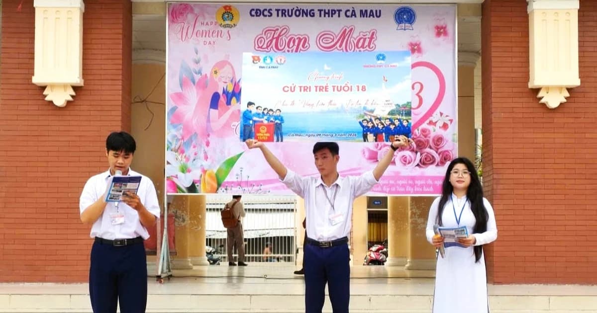Cử tri tuổi 18 ở Cà Mau háo hức thực hiện quyền công dân