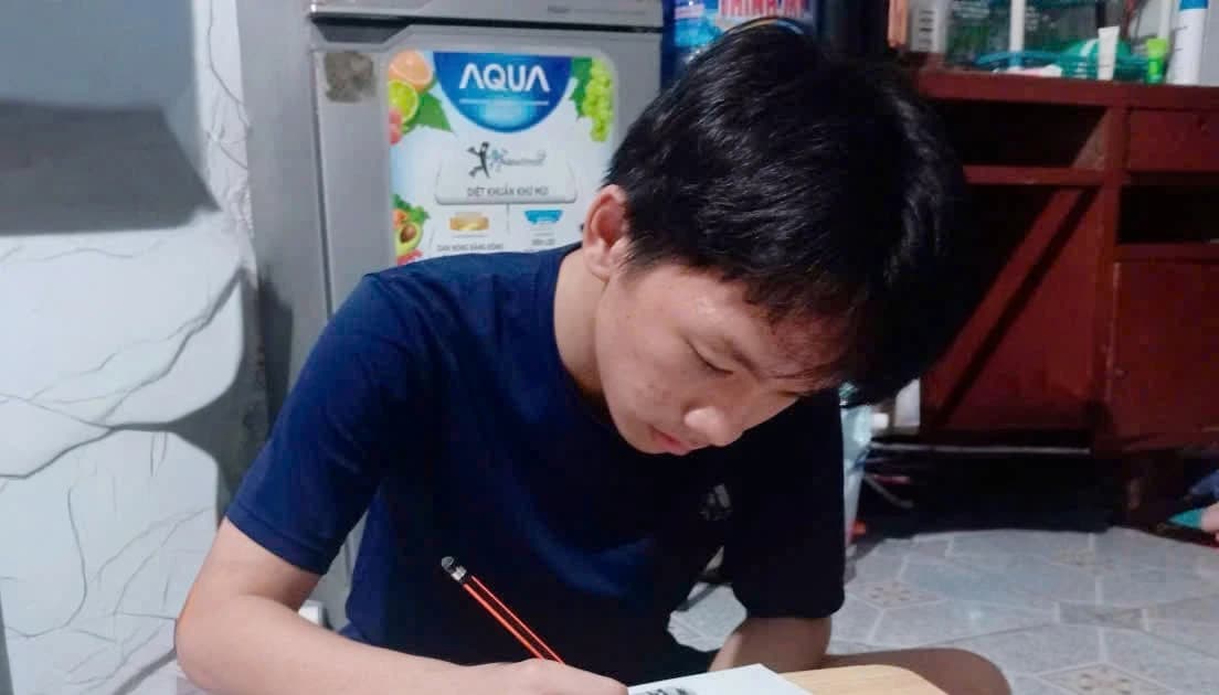 Giữ lại giấc mơ làm họa sĩ cho nam sinh lớp 8 sau cơn xuất huyết não