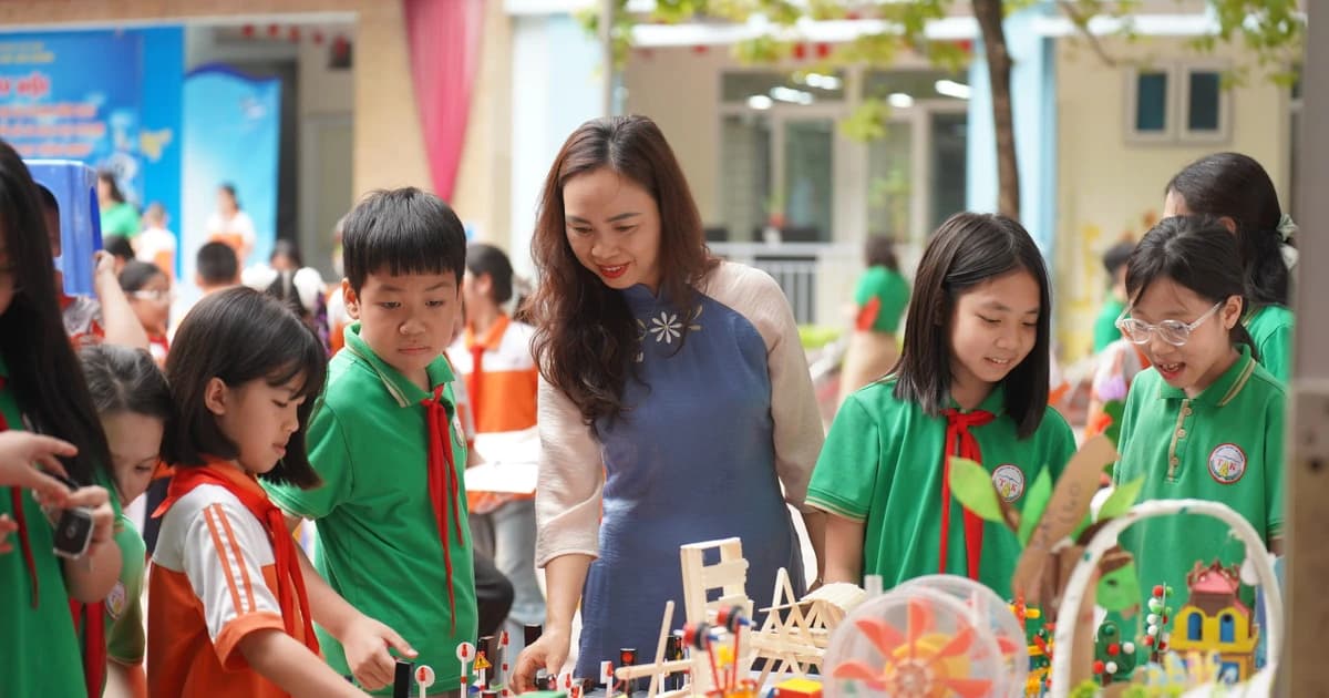 Học sinh được trải nghiệm công nghệ để thêm yêu khoa học