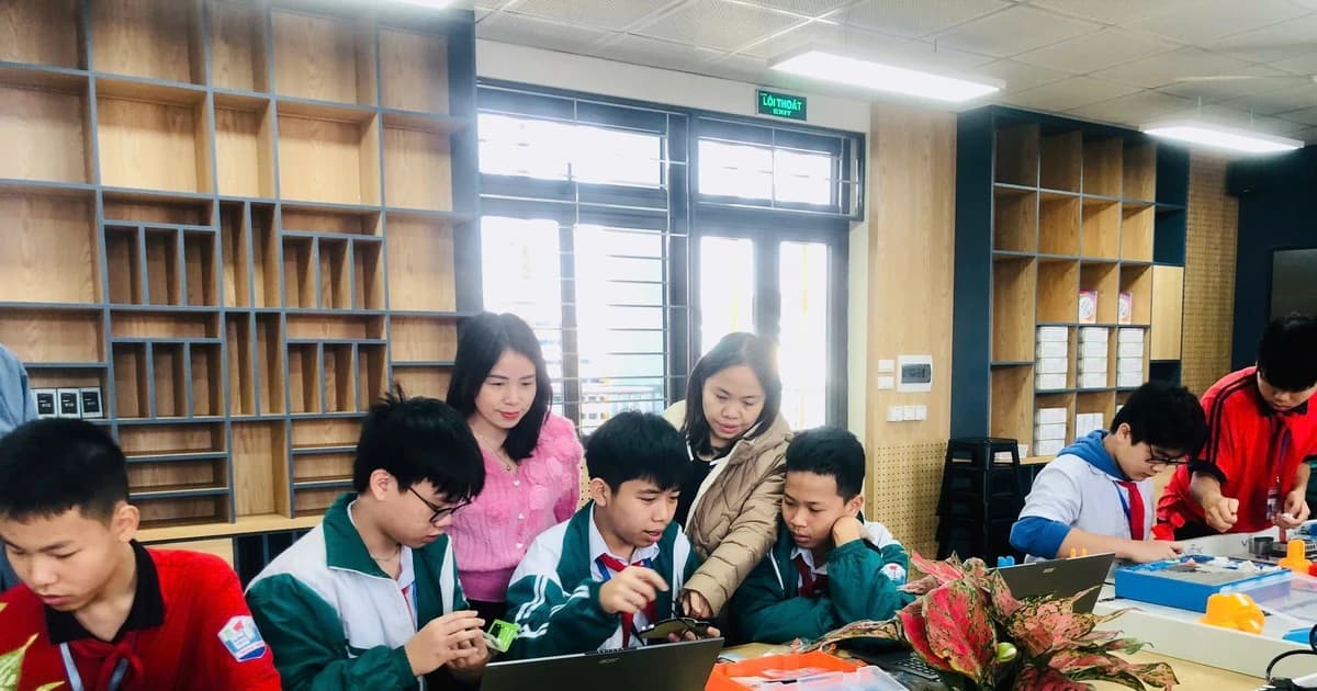Khi cha mẹ trở thành 'điểm tựa' của con trong kỳ thi vào lớp 10