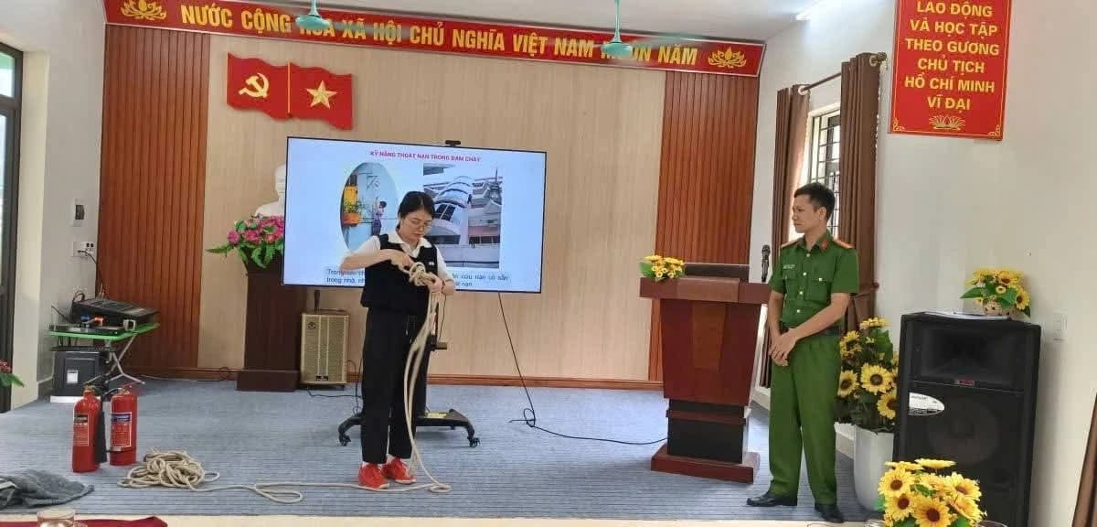 Nâng cao kỹ năng phòng cháy chữa cháy và cứu nạn cứu hộ cho giáo viên mầm non