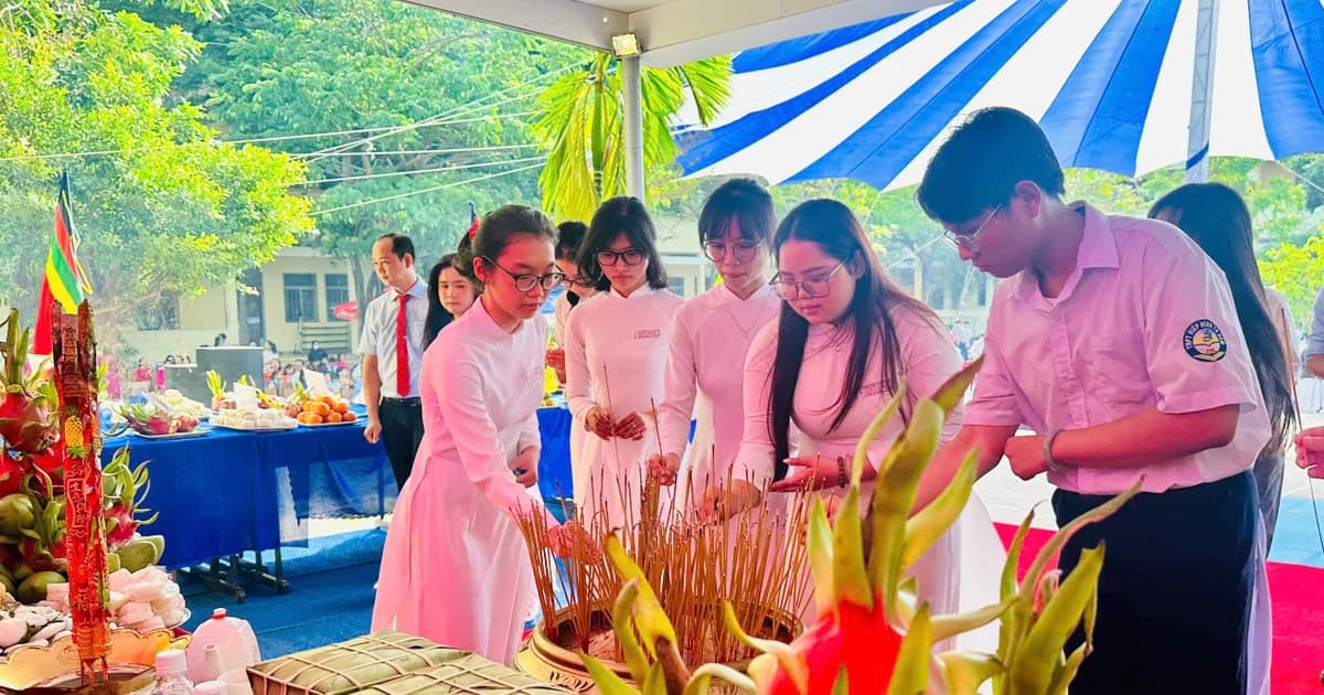 Hun đúc lòng tự hào dân tộc cho thế hệ trẻ qua dịp Lễ Giỗ Quốc Tổ Hùng Vương
