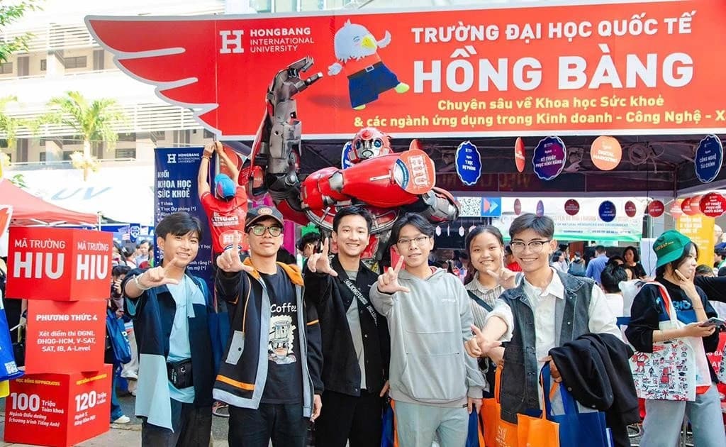 HIU tuyển sinh 45 ngành học năm 2026, học bổng lên đến 120 triệu đồng