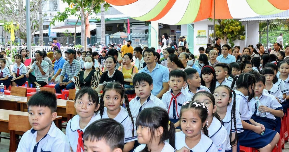 An Giang siết các khoản thu, giảm áp lực đầu năm học