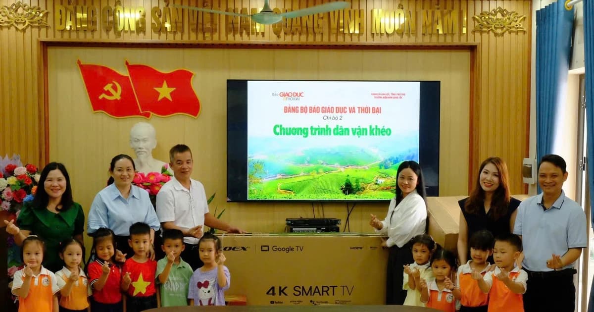 Báo Giáo dục và Thời đại gắn kết yêu thương bằng những việc làm thiết thực