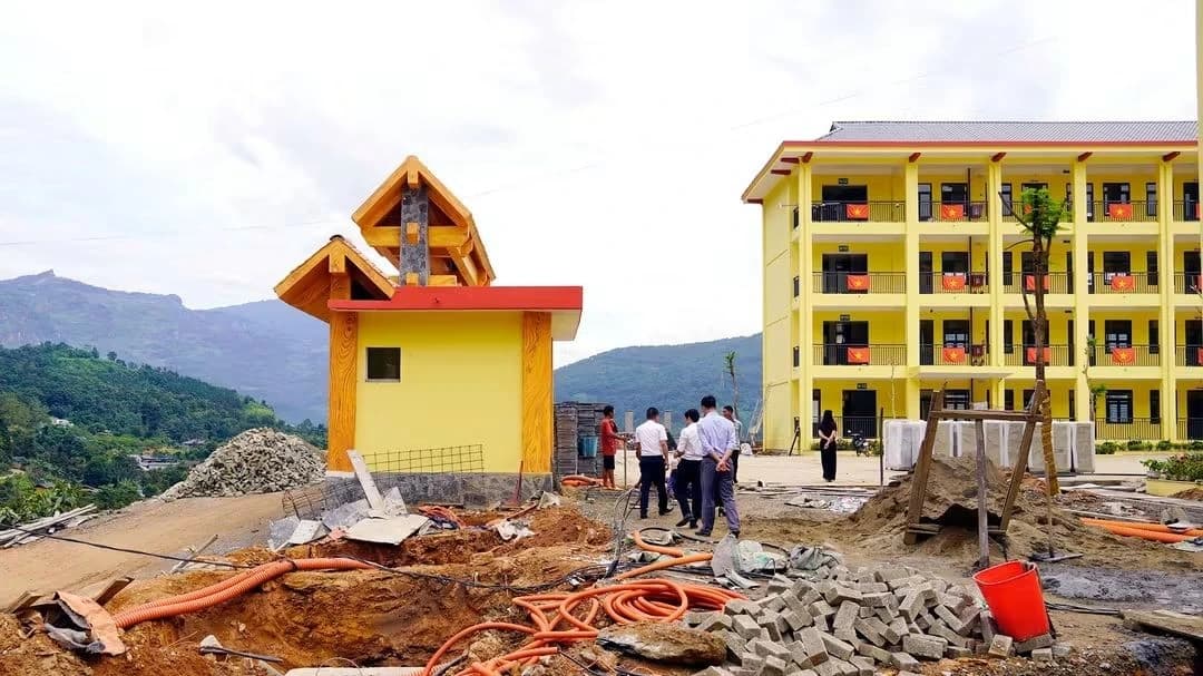 Gấp rút hoàn thiện trường nội trú liên cấp Tiểu học và THCS Pà Vầy Sủ