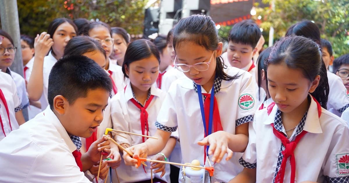 Học sinh Hà Nội trải nghiệm khoa học, công nghệ và AI