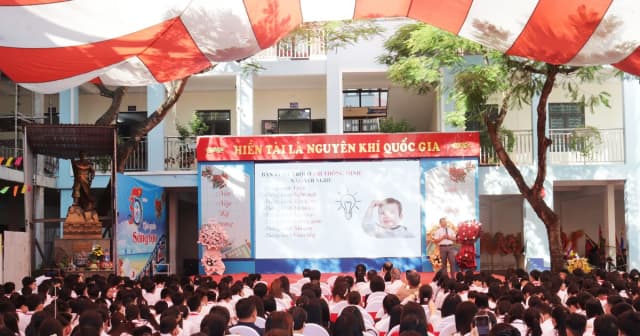 Đồng hành cùng trò tìm hiểu nghề nghiệp trong thời đại công nghệ số