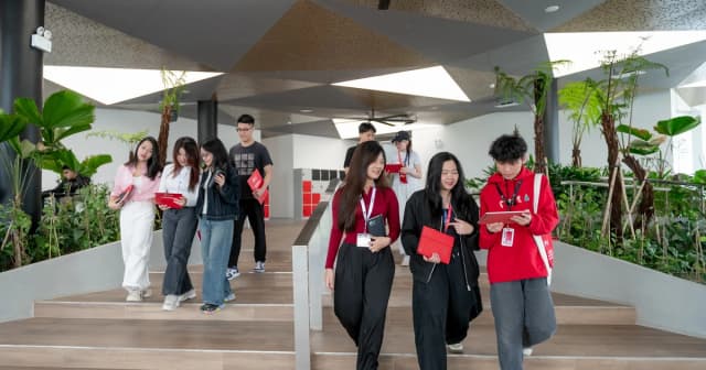 Thu hẹp khoảng cách giữa kỳ vọng của doanh nghiệp với năng lực của cử nhân trẻ