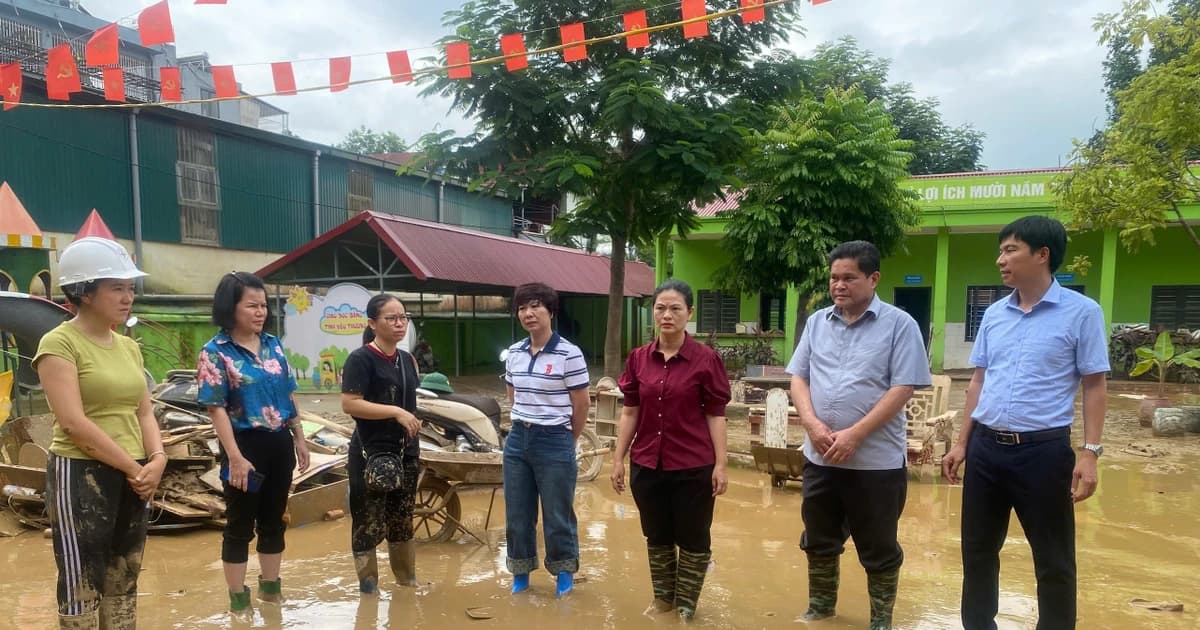 Đoàn kết vượt lũ, sớm ổn định việc học